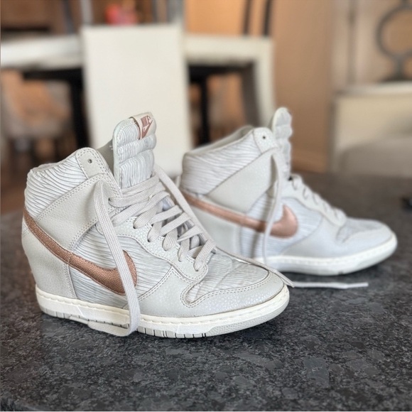 Nike Size 8 Women's White and Rose Gold High-Top Sneakers - Picture 1 of 9